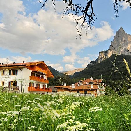Garni Karlegger Bed & Breakfast Siusi Ngoại thất bức ảnh