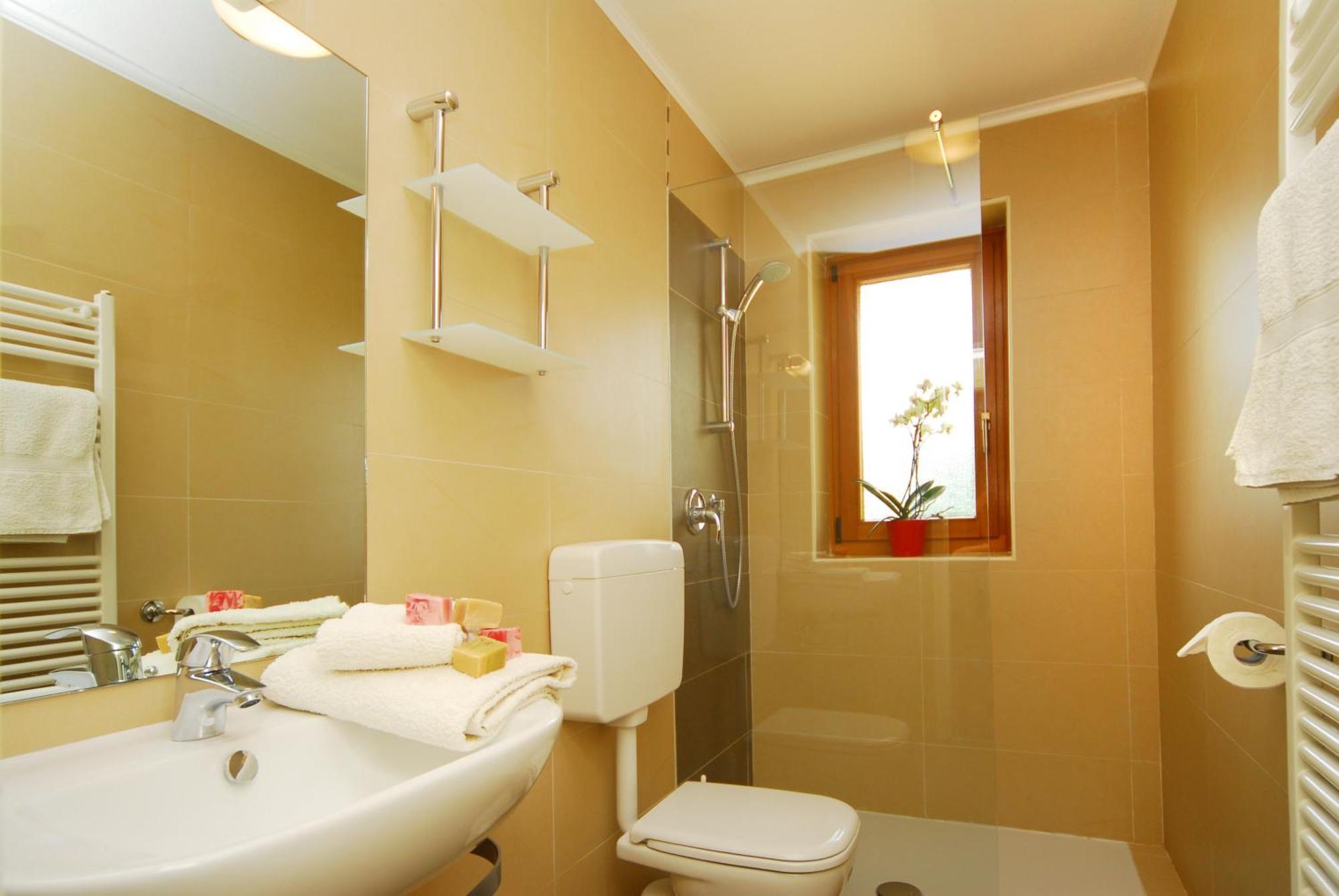 Garni Karlegger Bed & Breakfast Siusi Phòng bức ảnh
