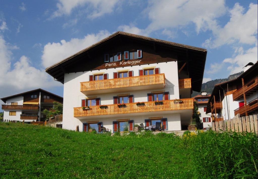 Garni Karlegger Bed & Breakfast Siusi Ngoại thất bức ảnh